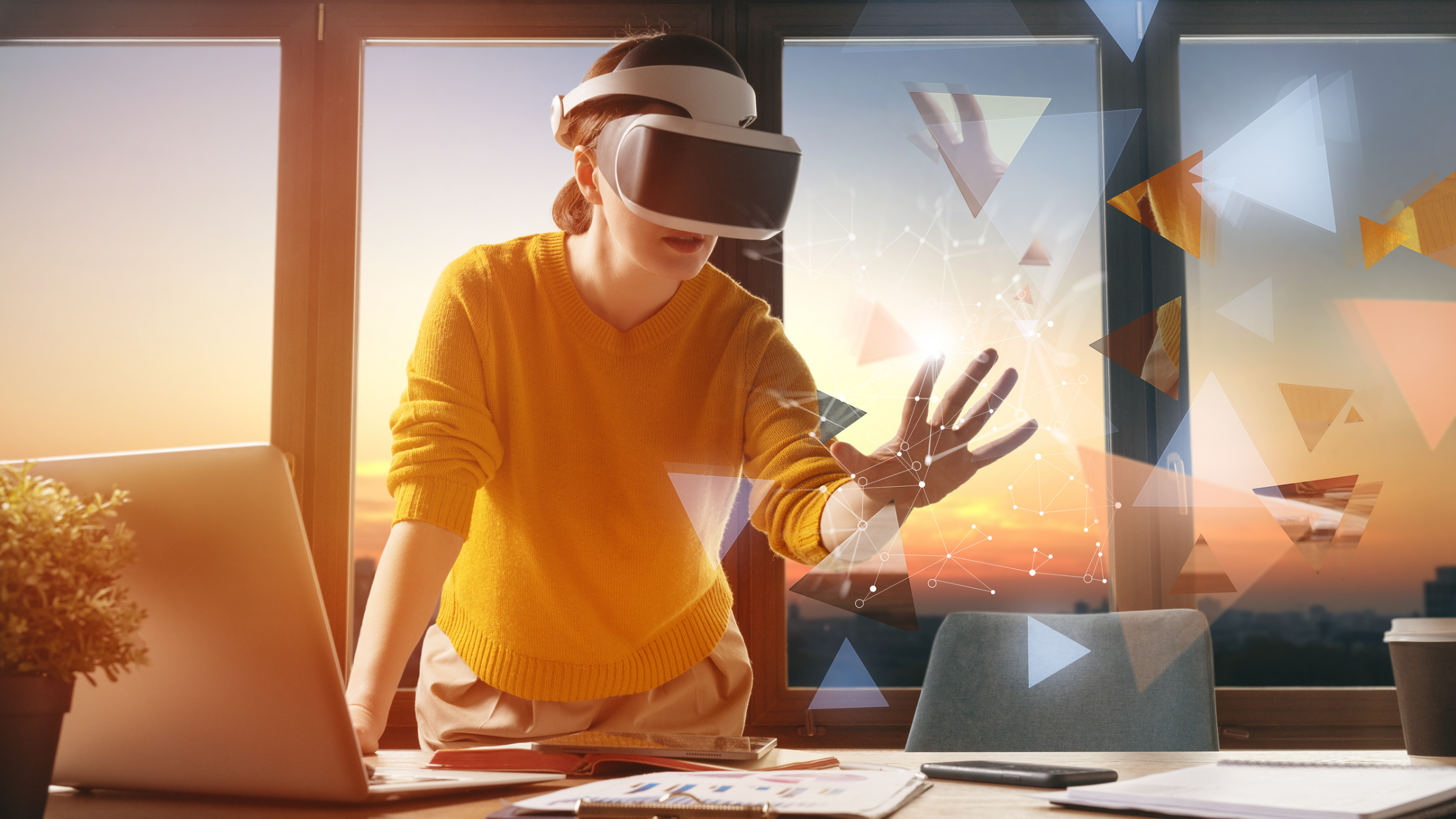 Belajar di Sekolah Pramugari Kereta Api Dengan Virtual Reality Technology